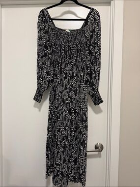 RIXO Black and White Floral Smocked Long Sleeve Midi Dress with Slit size Small